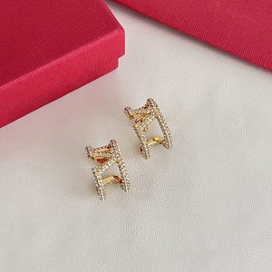ヴァレンティノ ピアス アウトレット