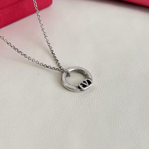 ヴァレンティノ ネックレス 安い