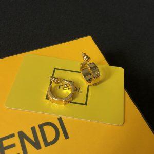 フェンディ ピアス レディース