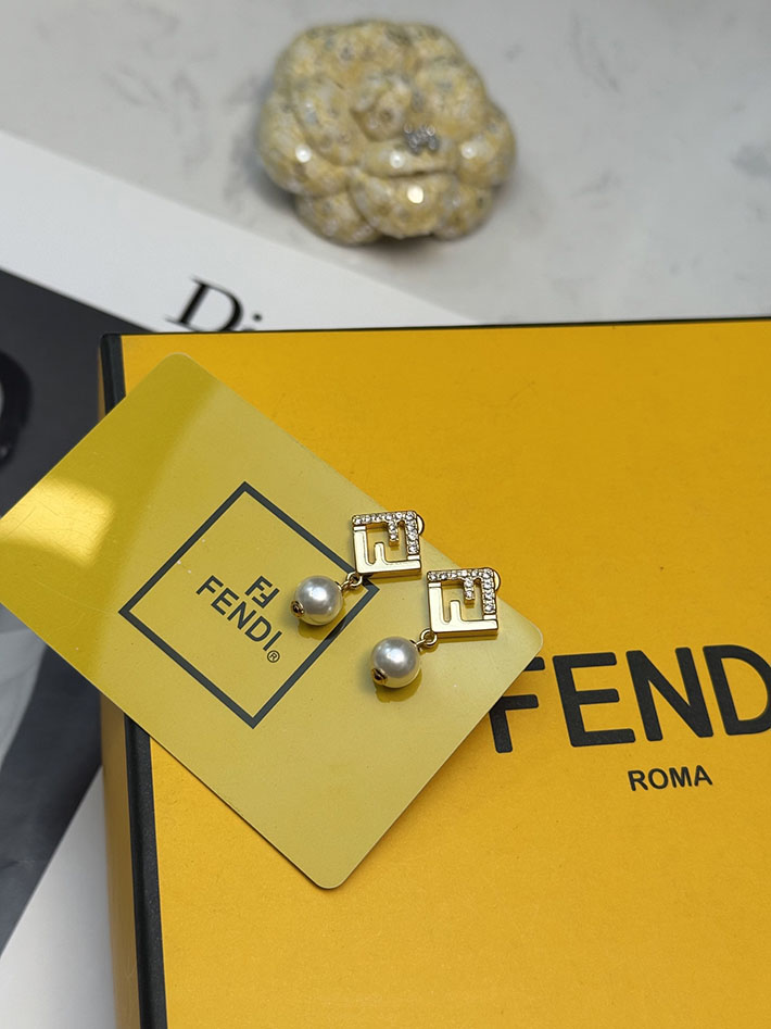 フェンディ アウトレット店舗 FENDI 安い フォーエバー フェンディ ピアス ゴールドカラーメタル パール 2701758 フェンディ ピアス パール - 画像 (3)