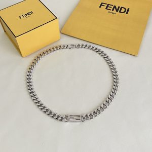 フェンディ ネックレス 目黒蓮