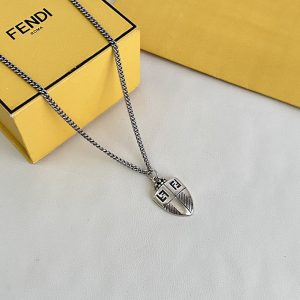 フェンディ ネックレス シルバー