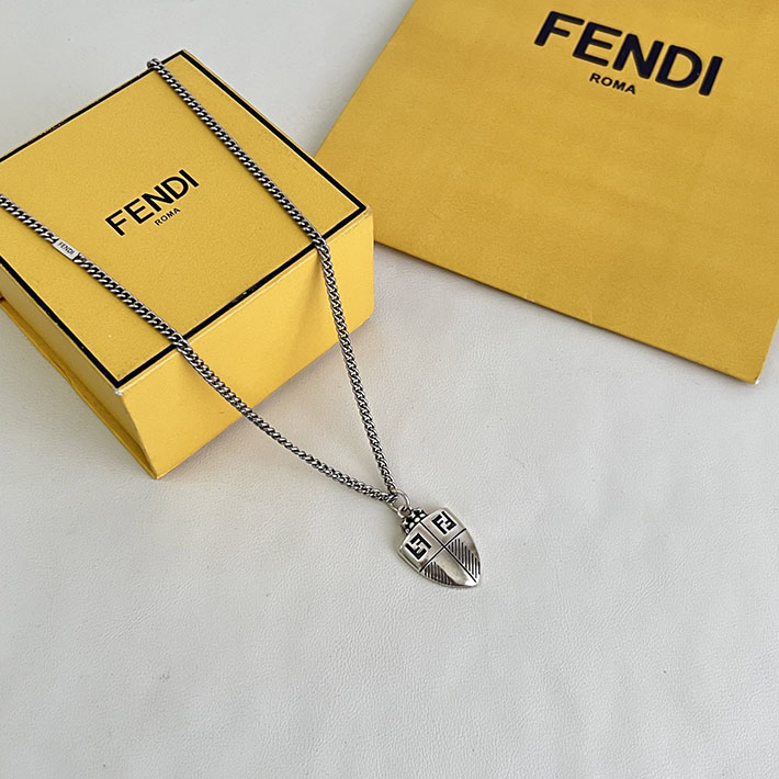 フェンディ アウトレット店舗 FENDI 安い ネックレス FFロゴ パヴェ オーロック ペンダント 2701774 フェンディ ネックレス シルバー - 画像 (4)