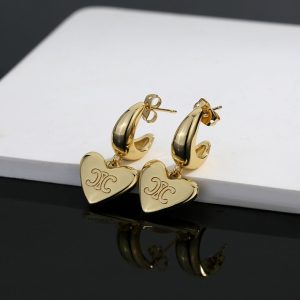 セリーヌ ピアス 人気