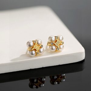 セリーヌ ピアス 公式