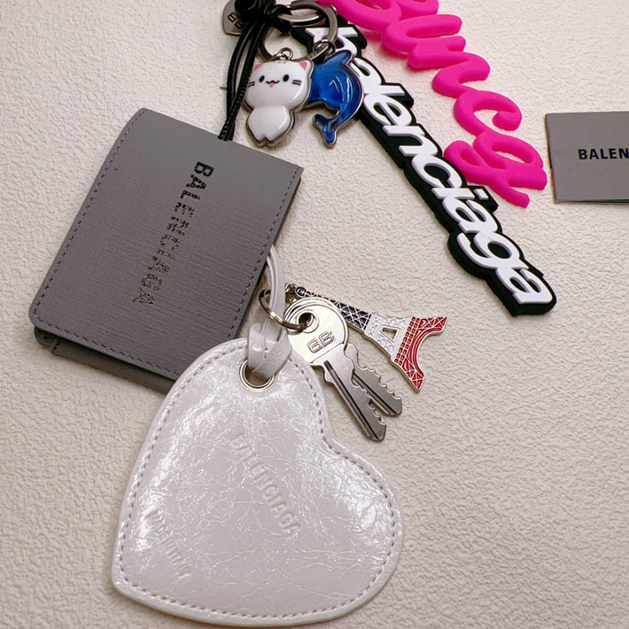 バレンシアガ アウトレット店舗 BALENCIAGA Turner チャーム キーリング バッグ チャーム 7934952AA8R8486 バレンシアガ キーリング 公式 - 画像 (8)