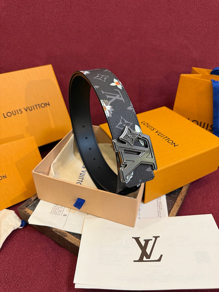 ルイヴィトン アウトレット店舗 LOUIS VUITTON ベルト・LV イニシャル モノグラム・フラワー 40MM リバーシブル 2701979 ヴィトン ベルト メンズ 人気 - 画像 (3)