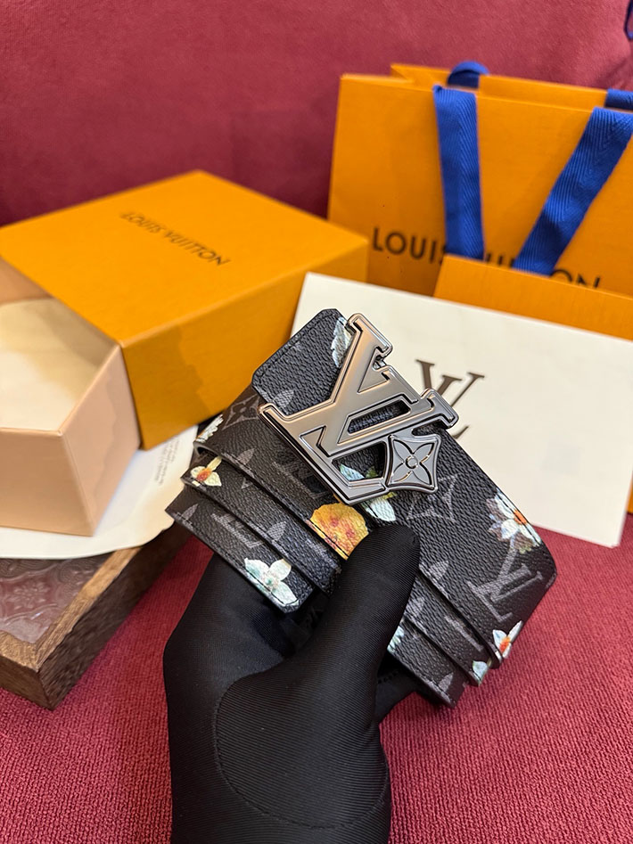 ルイヴィトン アウトレット店舗 LOUIS VUITTON ベルト・LV イニシャル モノグラム・フラワー 40MM リバーシブル 2701979 ヴィトン ベルト メンズ 人気 - 画像 (2)