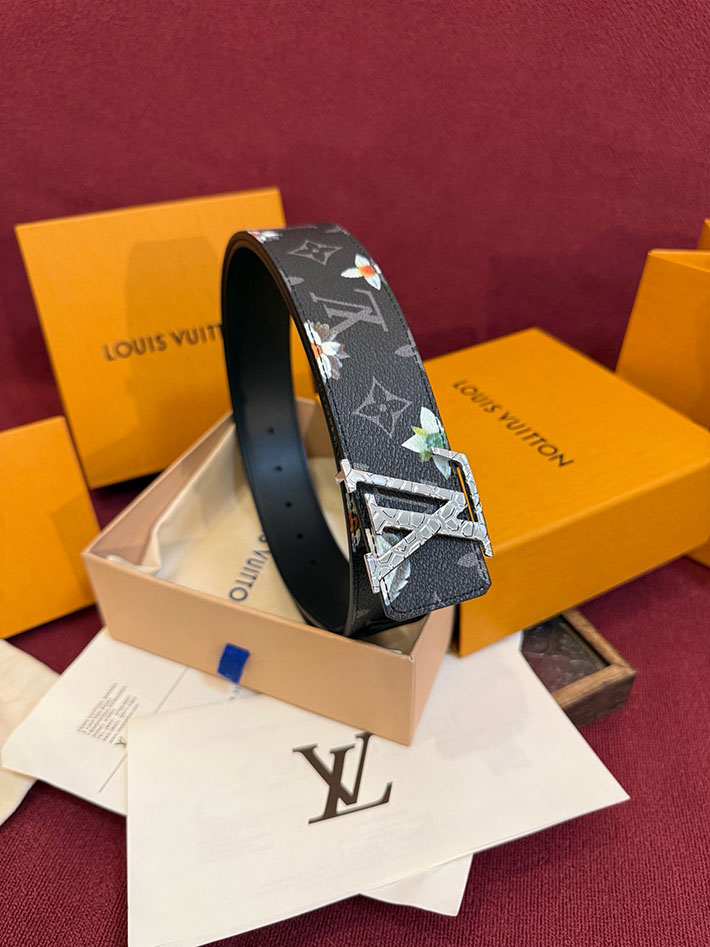 ルイヴィトン アウトレット店舗 LOUIS VUITTON ベルト・LV イニシャル モノグラム・フラワー 40MM リバーシブル 2701982 ルイヴィトン ベルト アウトレット - 画像 (3)