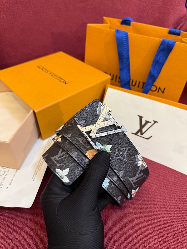 ルイヴィトン アウトレット店舗 LOUIS VUITTON ベルト・LV イニシャル モノグラム・フラワー 40MM リバーシブル 2701982 ルイヴィトン ベルト アウトレット - 画像 (2)