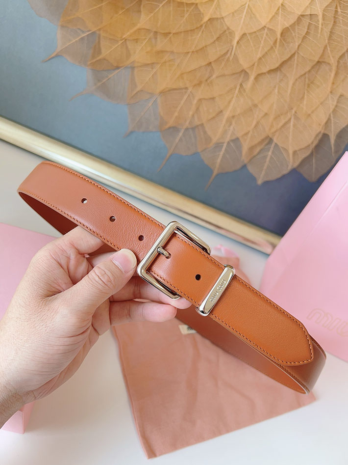 MIUMIU ナッパレザー ベルト