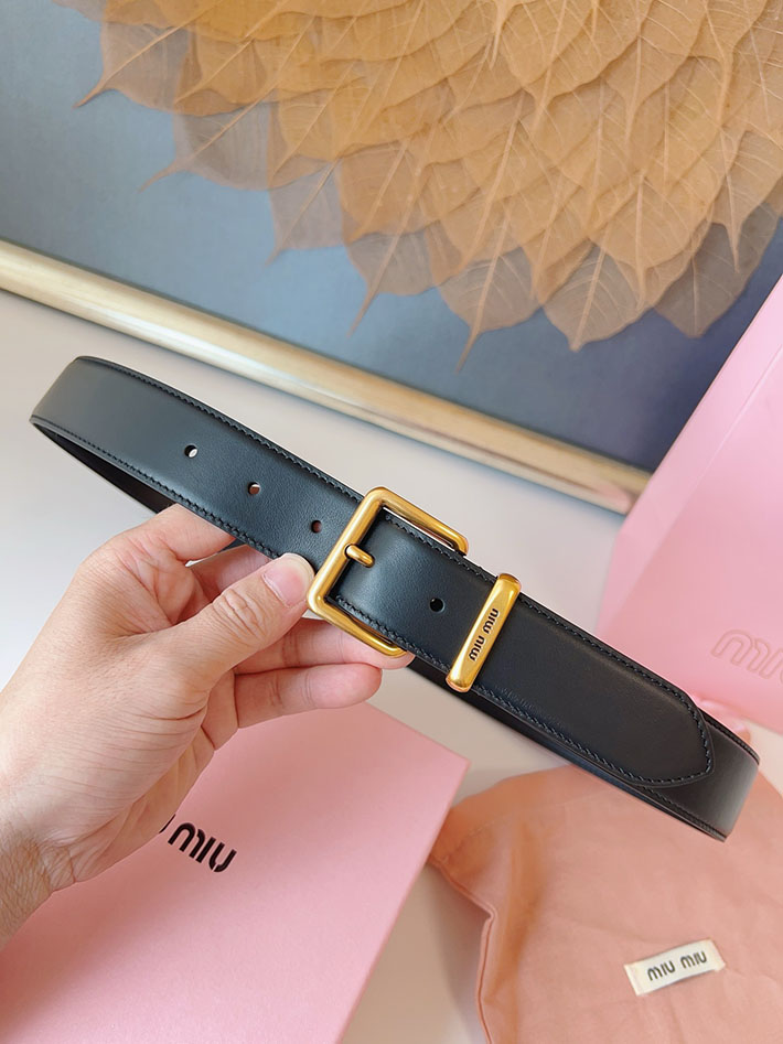 Miumiu ベルト 公式