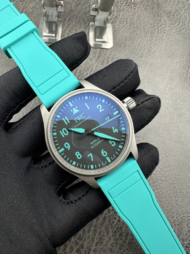 ブランド腕時計専門店 通販 IWC マークXX F1チームエディション アイスブルー改造 IW328210|チタニウム 40mm iwc 時計 ポルトギーゼ - 画像 (2)