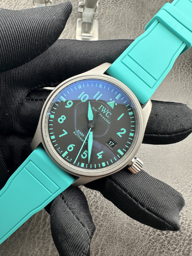 ブランド腕時計専門店 通販 IWC マークXX F1チームエディション アイスブルー改造 IW328210|チタニウム 40mm iwc 時計 ポルトギーゼ - 画像 (3)