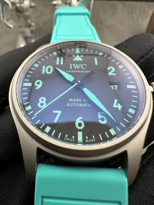 ブランド腕時計専門店 通販 IWC マークXX F1チームエディション アイスブルー改造 IW328210|チタニウム 40mm iwc 時計 ポルトギーゼ - 画像 (4)