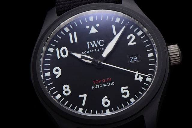 ブランド腕時計専門店 通販IWC パイロットウォッチ オートマチック 41 ブラックエース セラミック風 ブラックダイヤル iwc 時計 wiki - 画像 (5)