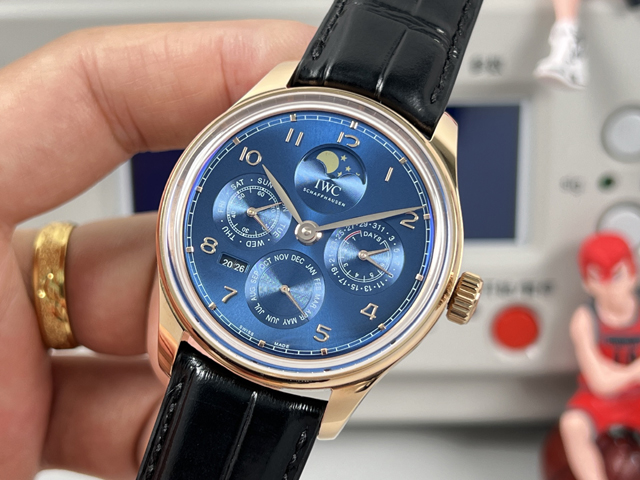 ブランド腕時計専門店 通販IWC ポルトギーゼ パーペチュアルカレンダー ブルー アーマーゴールド風 レプリカ 正装向け iwc 時計 人気 オートマチック - 画像 (5)