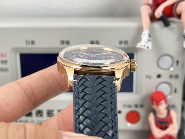 ブランド腕時計専門店 通販IWC ポルトギーゼ パーペチュアルカレンダー ゴールド風 ブルーダイヤル ブルーベルト iwc 時計 人気 ステンレススチール - 画像 (4)