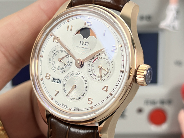 ブランド腕時計専門店 通販IWC ポルトギーゼ パーペチュアルカレンダー シルバー ローズゴールド風 レプリカ 高級感 iwc 時計新作 - 画像 (5)