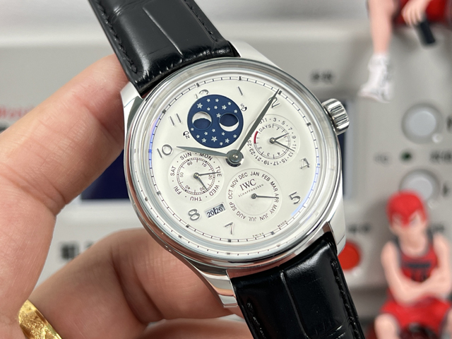 ブランド腕時計専門店 通販IWC ポルトギーゼ パーペチュアルカレンダー シルバー星空ムーン ブラックベルト iwc 時計 ポルトギーゼ - 画像 (2)