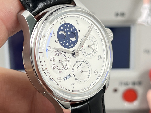 ブランド腕時計専門店 通販IWC ポルトギーゼ パーペチュアルカレンダー シルバー星空ムーン ブラックベルト iwc 時計 ポルトギーゼ - 画像 (4)