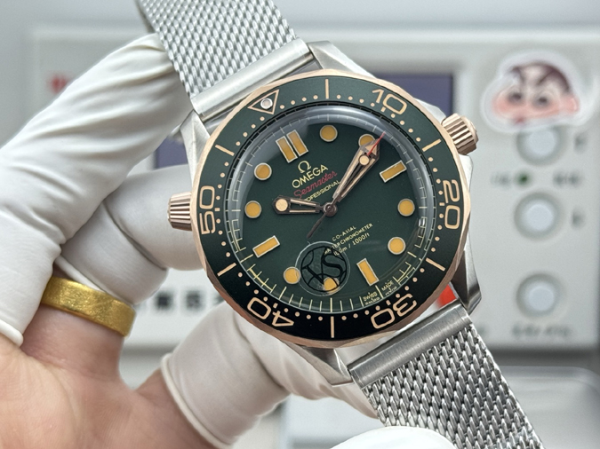 高級腕時計スーパーコピー オメガ(OMEGA) シーマスター ダイバー 300M 007 エディション オメガ 時計 スピードマスター - 画像 (2)
