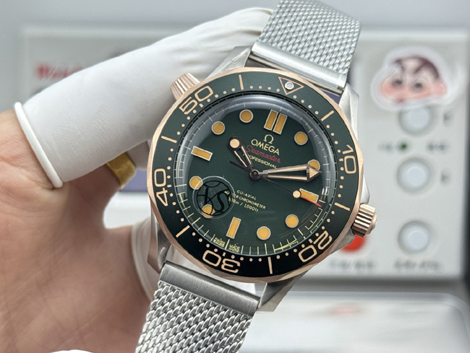 高級腕時計スーパーコピー オメガ(OMEGA) シーマスター ダイバー 300M 007 エディション オメガ 時計 スピードマスター - 画像 (3)