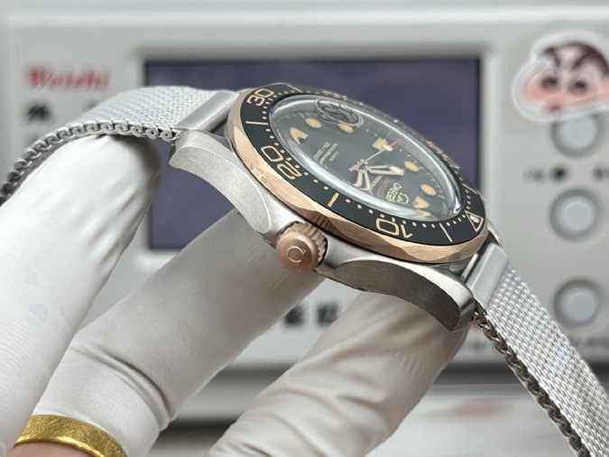 高級腕時計スーパーコピー オメガ(OMEGA) シーマスター ダイバー 300M 007 エディション オメガ 時計 スピードマスター - 画像 (6)