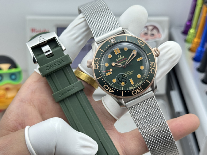 高級腕時計スーパーコピー オメガ(OMEGA) シーマスター ダイバー 300M 007 エディション オメガ 時計 スピードマスター - 画像 (9)