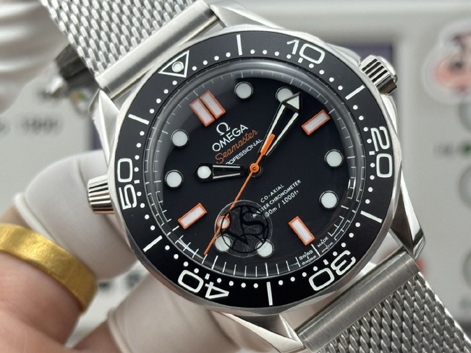 高級腕時計スーパーコピー オメガ(OMEGA) シーマスター ダイバー 300M 007 エディション オメガ スーパーコピー - 画像 (4)