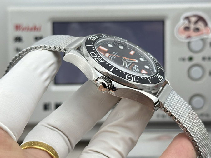 高級腕時計スーパーコピー オメガ(OMEGA) シーマスター ダイバー 300M 007 エディション オメガ スーパーコピー - 画像 (6)