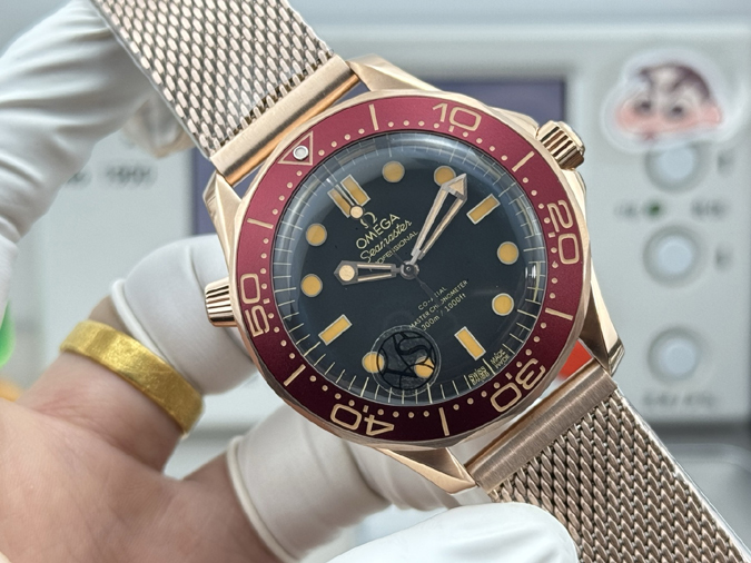 高級腕時計スーパーコピー オメガ(OMEGA) シーマスター ダイバー 300M ブロンズゴールド エディション高級腕時計スーパーコピー - 画像 (2)