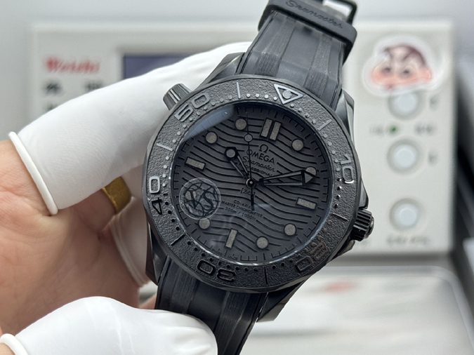 高級腕時計スーパーコピー オメガ(OMEGA) シーマスター ダイバー 300M 「ブラック ブラック」オメガスーパーコピー腕時計 レディース - 画像 (3)