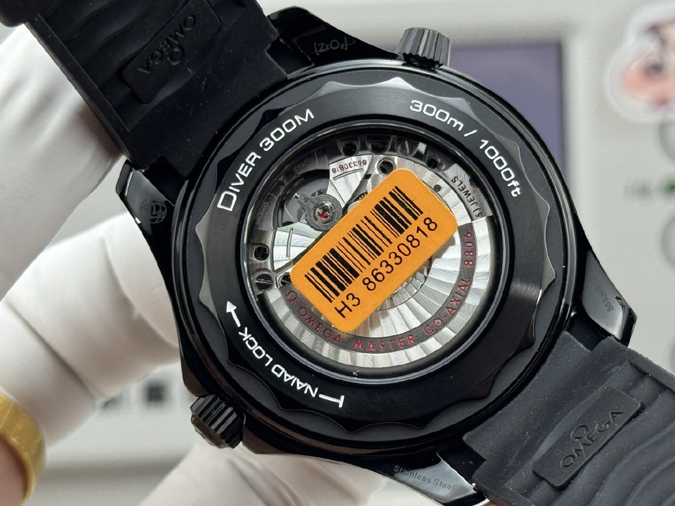 高級腕時計スーパーコピー オメガ(OMEGA) シーマスター ダイバー 300M 「ブラック ブラック」オメガスーパーコピー腕時計 レディース - 画像 (8)