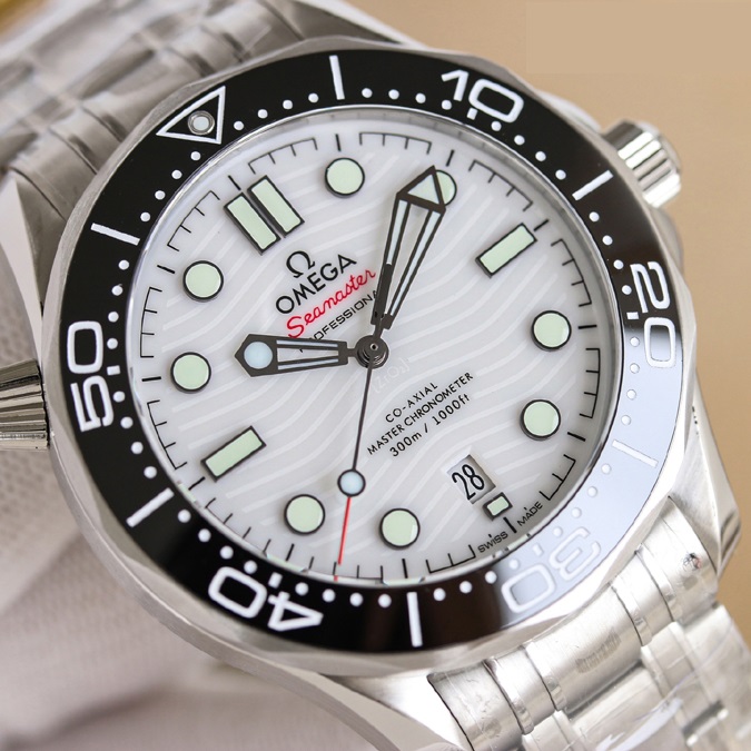 高級腕時計スーパーコピー オメガ OMEGA オメガ シーマスター 300M ダイバーズウォッチ オメガスーパーコピー腕時計 メンズ - 画像 (3)