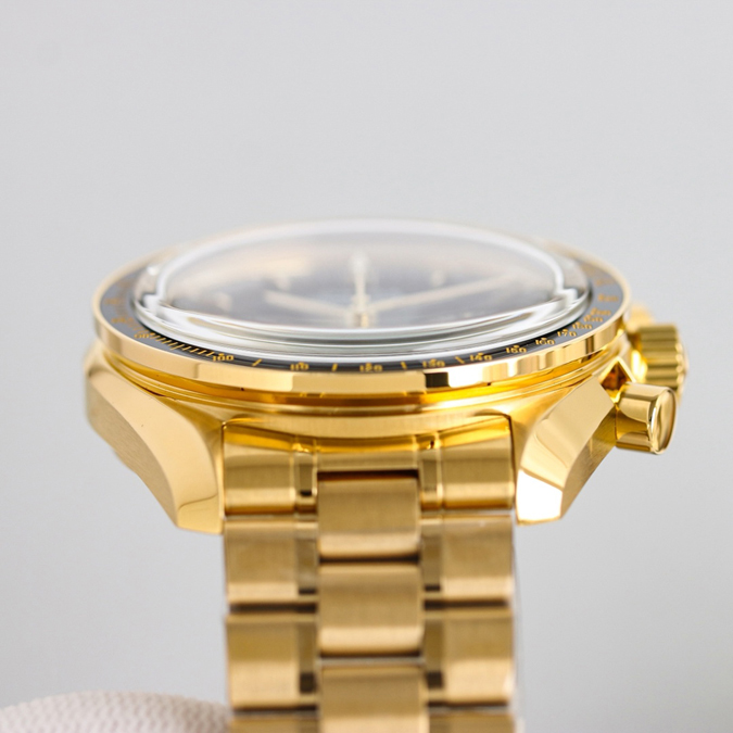 高級腕時計スーパーコピー オメガ OMEGA オメガ スピードマスター 18Kイエローゴールド ブレスレット 42mm 手巻き 黒文字盤 - 画像 (5)