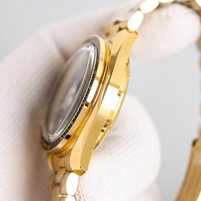 高級腕時計スーパーコピー オメガ OMEGA オメガ スピードマスター 18Kイエローゴールド ブレスレット 42mm 手巻き 黒文字盤 - 画像 (7)