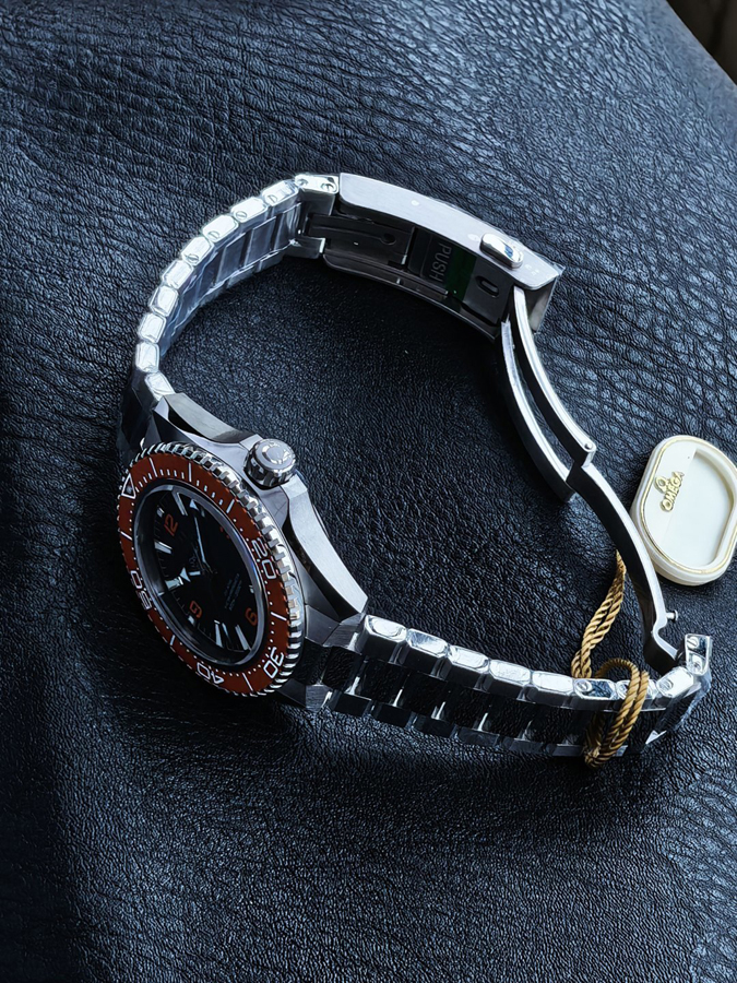高級腕時計スーパーコピー オメガ OMEGA オメガ シーマスター プラネットオーシャン 600m オレンジセラミックベゼル ステンレススチールブレスレット モデル 高級時計 コピー - 画像 (6)