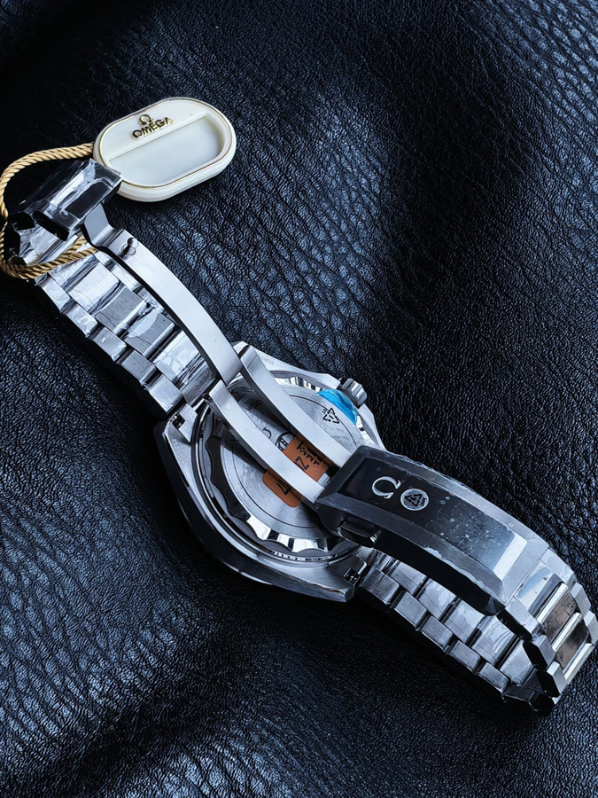 高級腕時計スーパーコピー オメガ OMEGA オメガ シーマスター プラネットオーシャン 600m オレンジセラミックベゼル ステンレススチールブレスレット モデル 高級時計 コピー - 画像 (7)