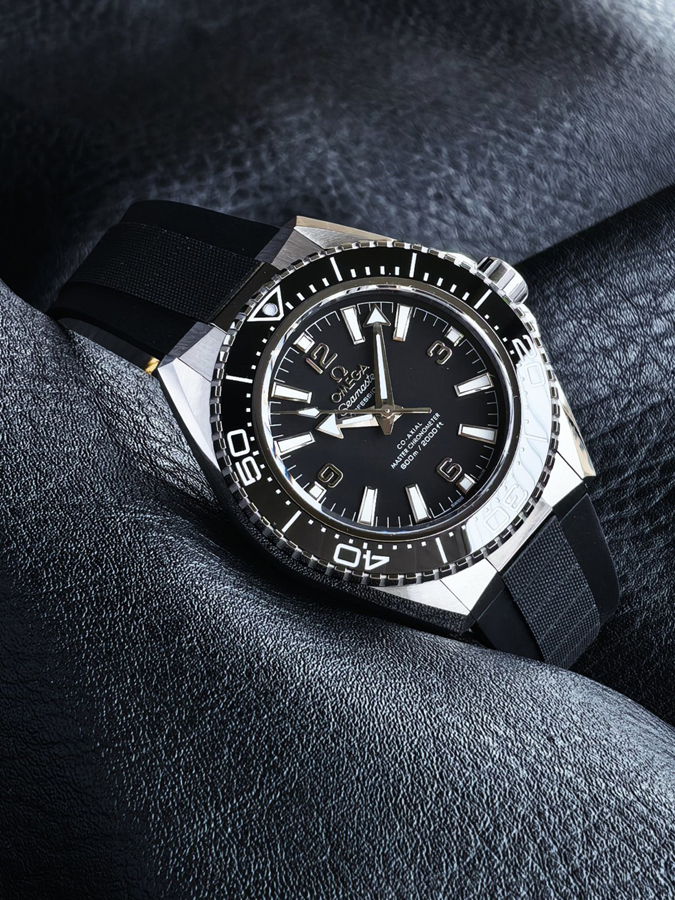 高級腕時計スーパーコピー オメガ OMEGA オメガ シーマスター ダイバーズ ブラック セラミックベゼル コーアクシャル ブランド時計 コピー - 画像 (4)
