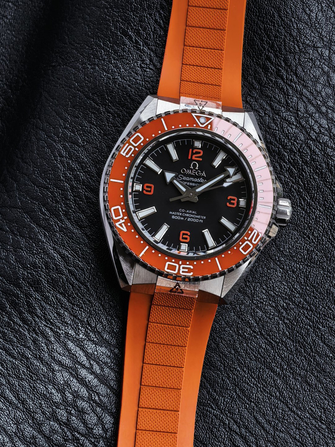 高級腕時計スーパーコピー オメガ OMEGA オメガ シーマスター ダイバーズ ブラック セラミックベゼル コーアクシャル 高級腕時計スーパーコピー - 画像 (2)