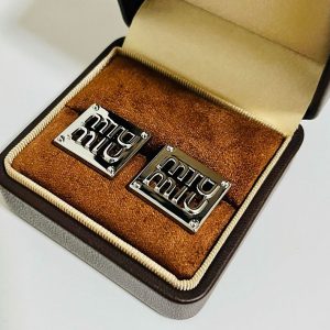 MIUMIU ピアス ロゴ
