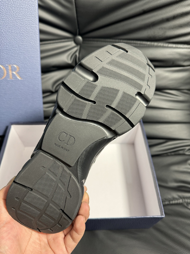 ブランド 靴 買取【ディオール】DIOR スニーカー ダッドスニーカー ブラック オーロラ ホログラム 厚底 メッシュ レザー パッチワーク ディオール 厚底スニーカー - 画像 (7)