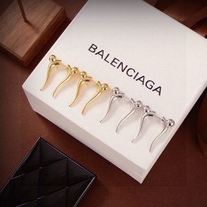 バレンシアガ ピアス レディース