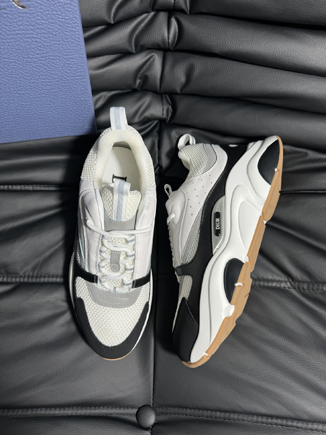 ブランド 靴 買取【ディオール】DIOR B22 スニーカー ダッドスニーカー オフホワイト ブラック 厚底 ガムソール メッシュ レザー パッチワーク ディオール B22 スニーカー - 画像 (2)