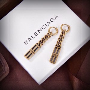 バレンシアガ ピアス 人気