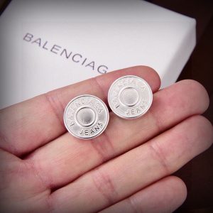 バレンシアガ ピアス レディース