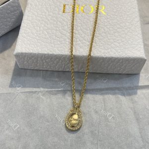 Dior ネックレス 文字