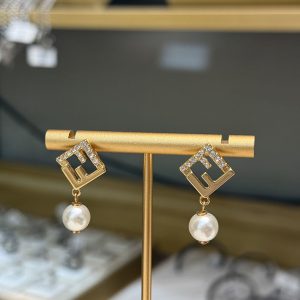 フェンディ ピアス レディース
