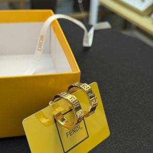 フェンディ ピアス レディース